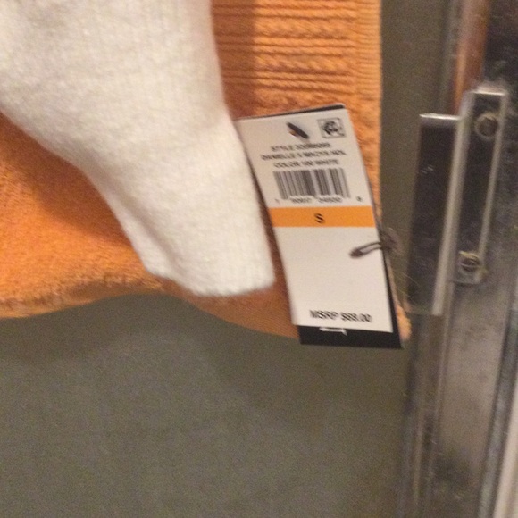 Danielle Bernstein white sweater size small - Picture 3 of 3